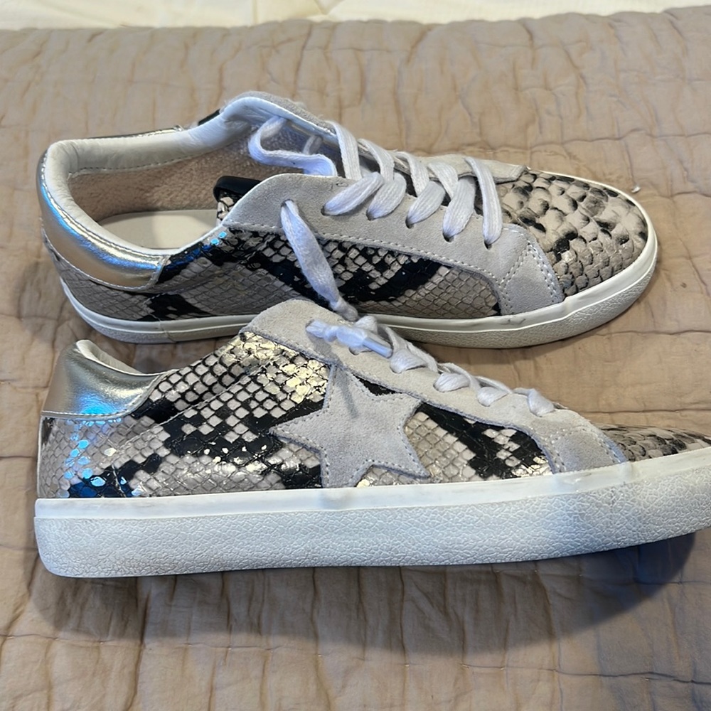 Steve Madden Sneakers